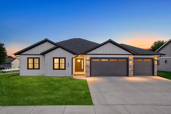 960 Crockett Dr,  Holmen,  WI 54636