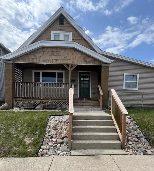 919 Manitoba Ave, South Milwaukee, WI 53172