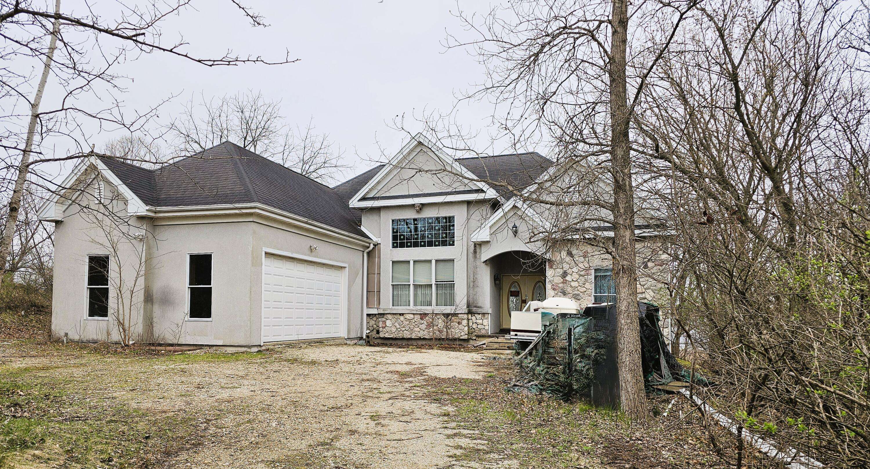 1835 N Davies Dr, Summit, WI 53066