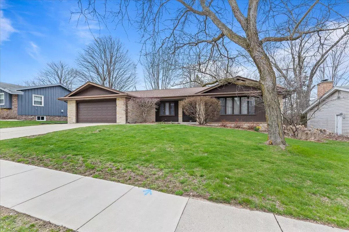 West Bend, WI 53095,162 Laurel Dr S