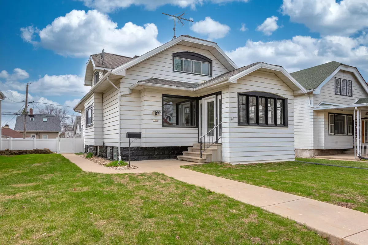 West Allis, WI 53214,1317 S 75th St