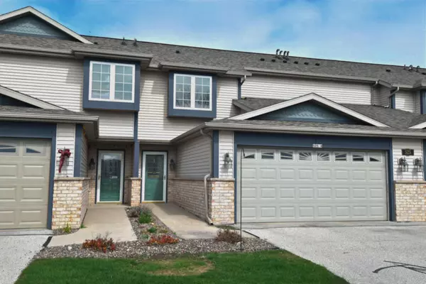 525 Bluebill Ln Unit 4, Sheboygan Falls, WI 53085