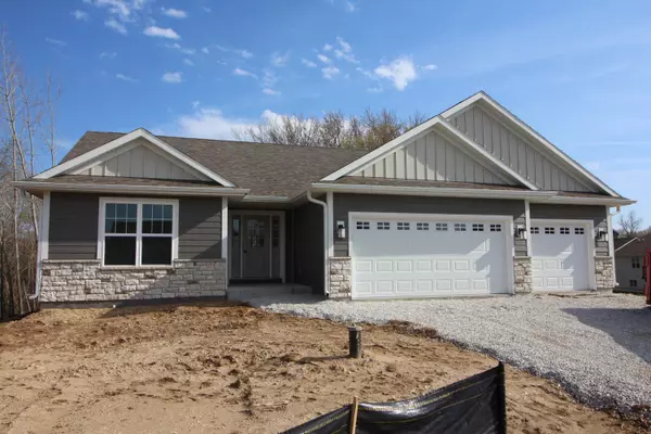 802 Meadow View Dr, Twin Lakes, WI 53181