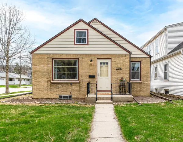 2378 N 86th St, Wauwatosa, WI 53226