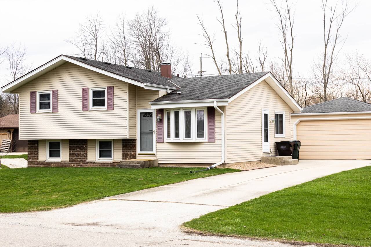 3546 Indian Trl, Caledonia, WI 53402
