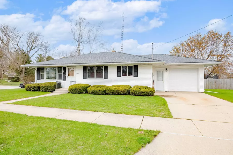 503 N 3rd St, Fort Atkinson, WI 53538