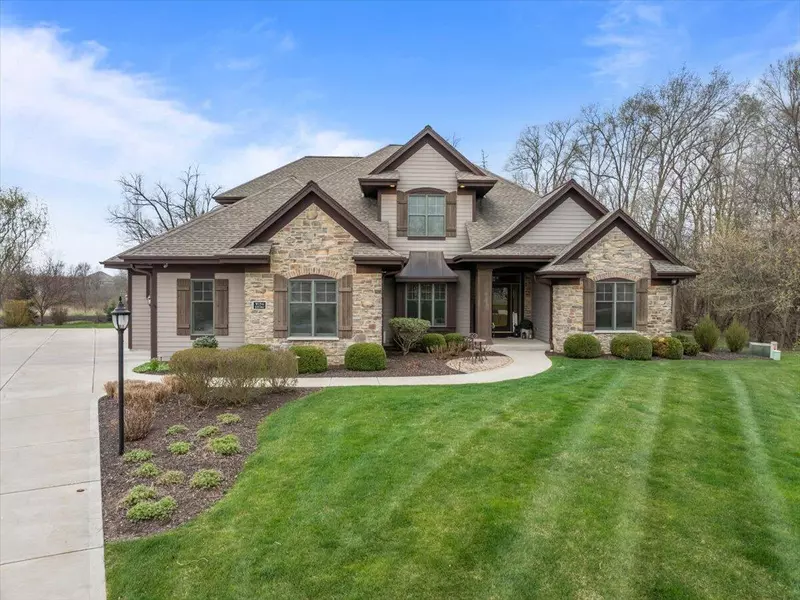 W194S8741 Wind Crest Ct, Muskego, WI 53150