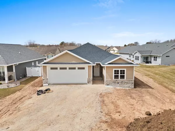 1926 Creekwood Ct,  Manitowoc,  WI 54220