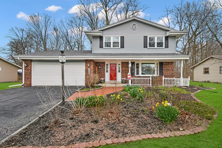 7620 S 70th St, Franklin, WI 53132