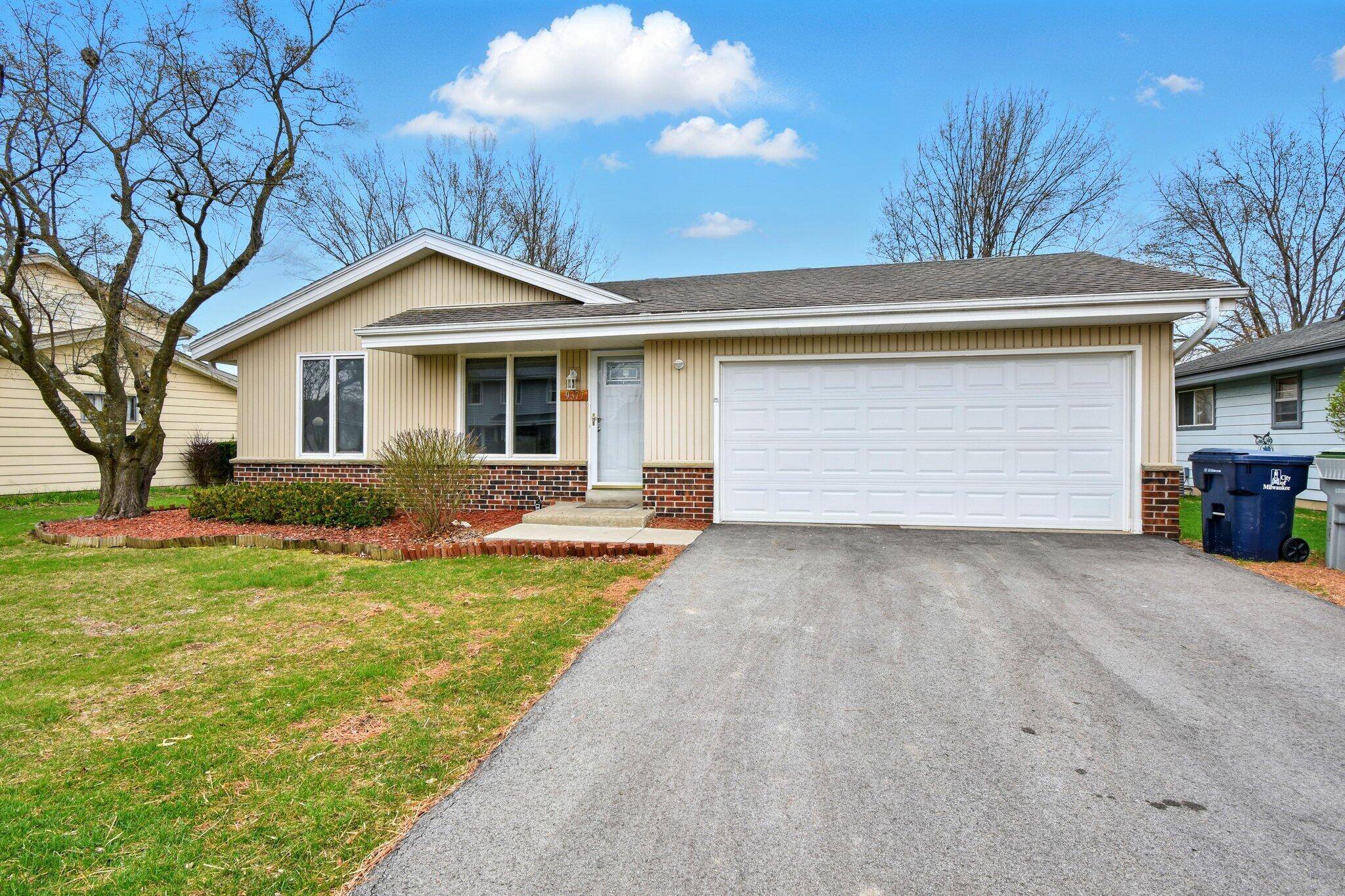 9377 W Terra Ct,  Milwaukee,  WI 53224