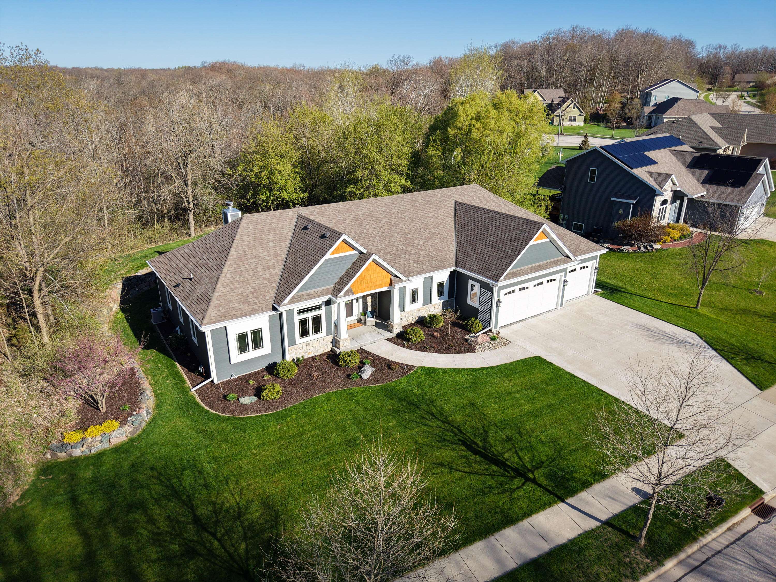 1414 Hummingbird Ct, West Bend, WI 53090