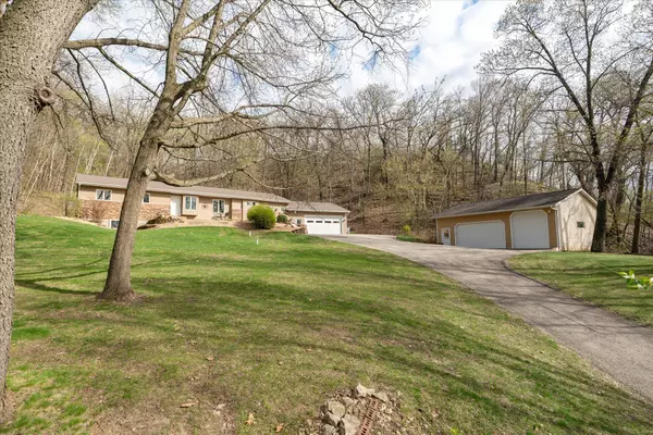 W6567 Apache Ct, Onalaska, WI 54650