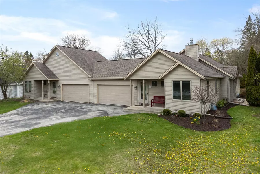 W68N159 Evergreen Blvd, Cedarburg, WI 53012