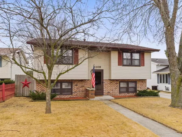 1109 33rd St, Two Rivers, WI 54241