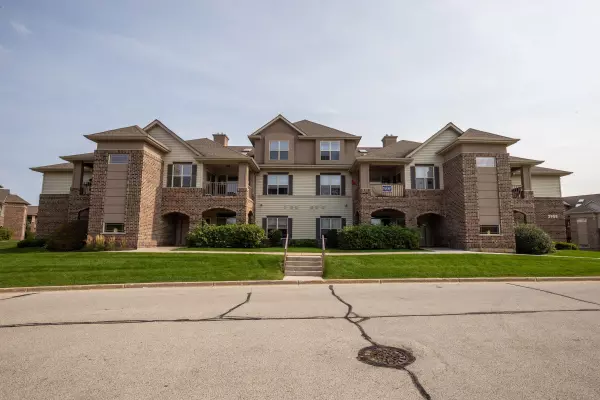 2955 W Drexel Ave Unit 409, Franklin, WI 53132