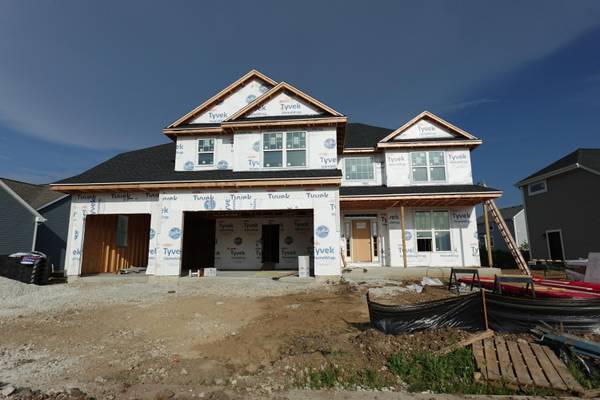 1591 Creekview Ln, Oconomowoc, WI 53066
