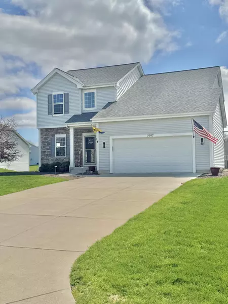 N7997 Woodland Ct, Ixonia, WI 53036