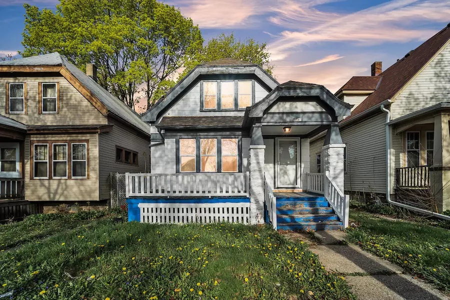 3527 N 14th St, Milwaukee, WI 53206