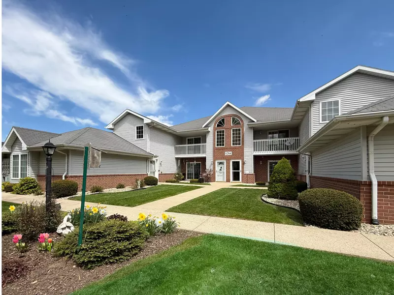 1284 Village Centre Dr Unit 5, Somers, WI 53144