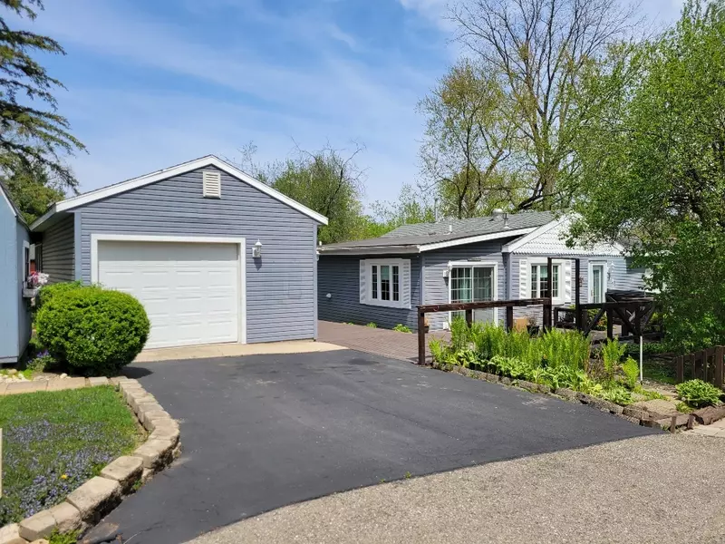 4201 Spruce St, Delavan, WI 53115