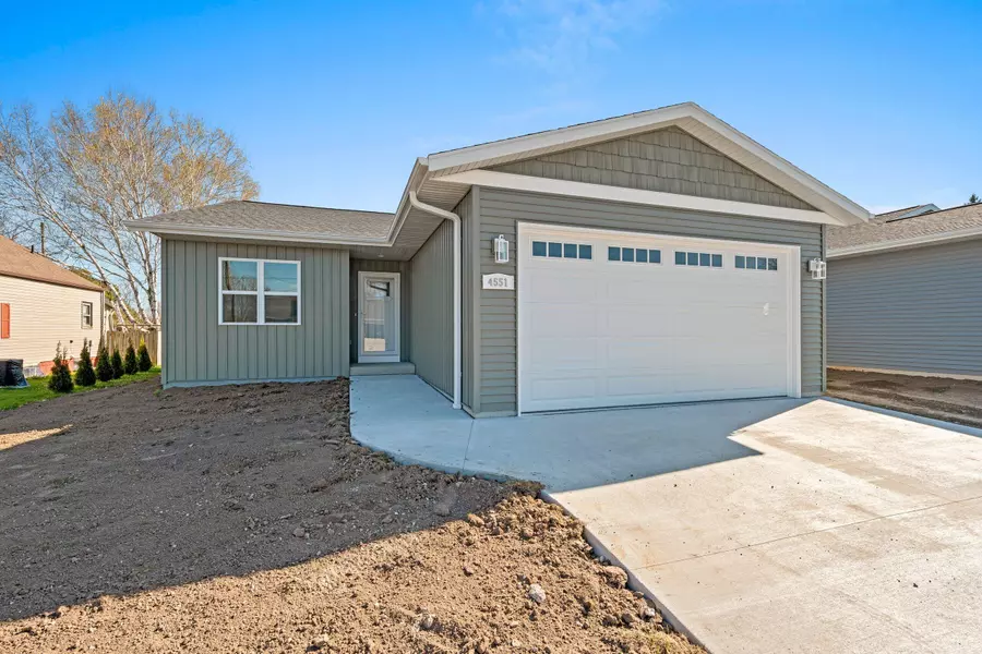 4551 Menasha Ave, Manitowoc, WI 54220