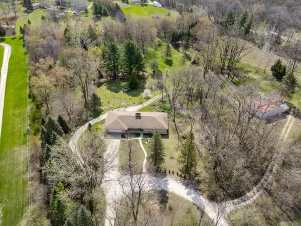 6378 Pleasant Hill Dr, Trenton, WI 53095