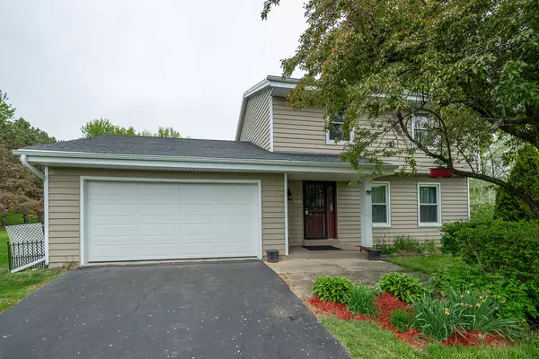 25620 Portsmouth Rd, Norway, WI 53185