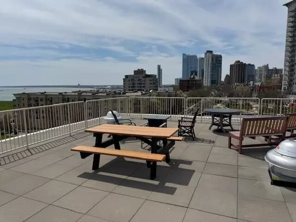 Milwaukee, WI 53202,1409 N Prospect Ave Unit 703