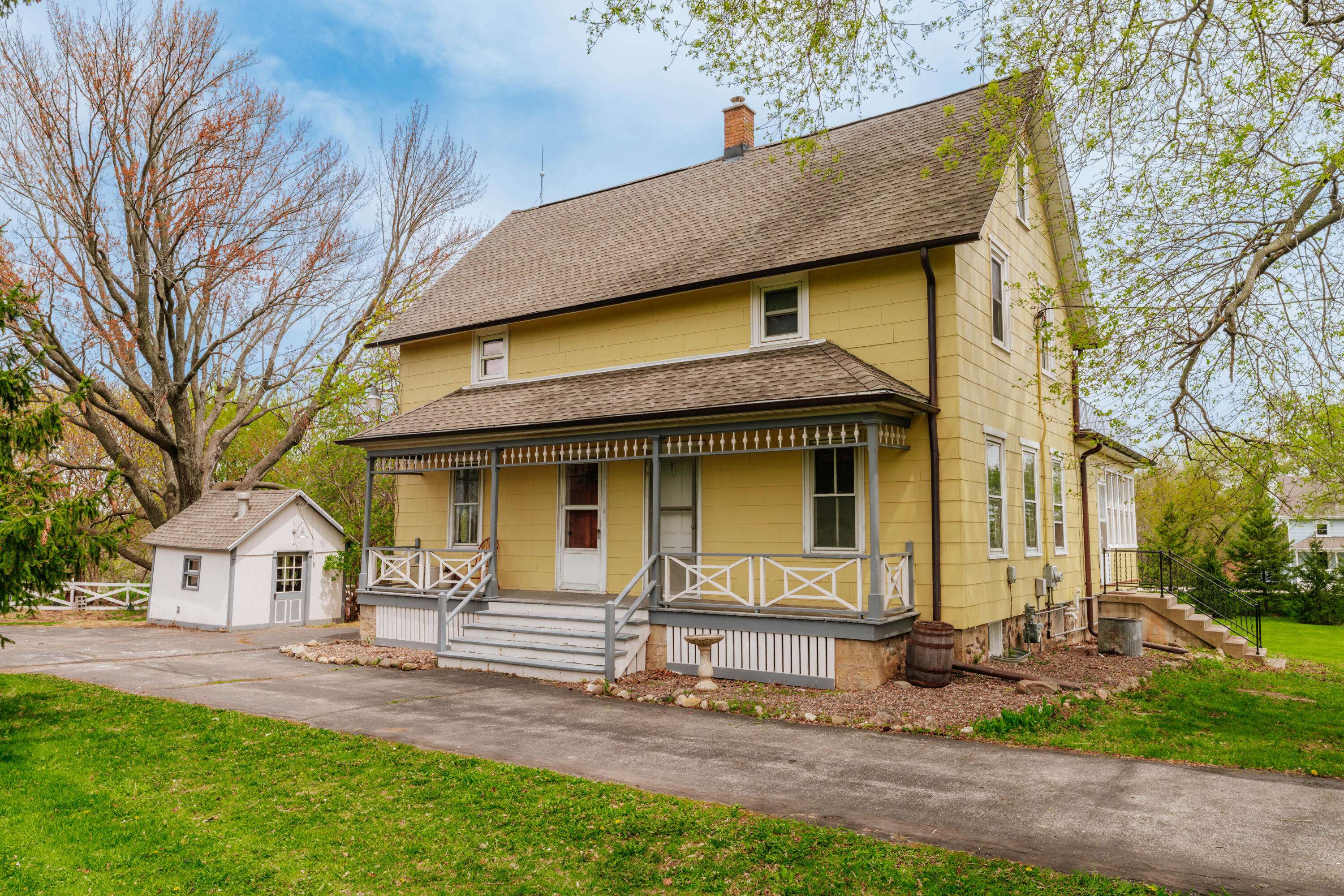 12220 W Highland Rd, Mequon, WI 53097
