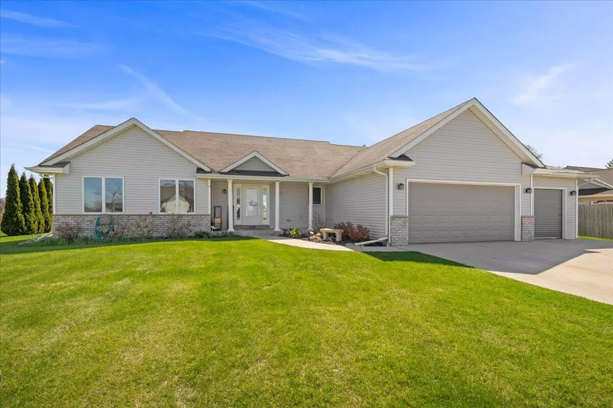 Belgium, WI 53004,256 E Redding Cir