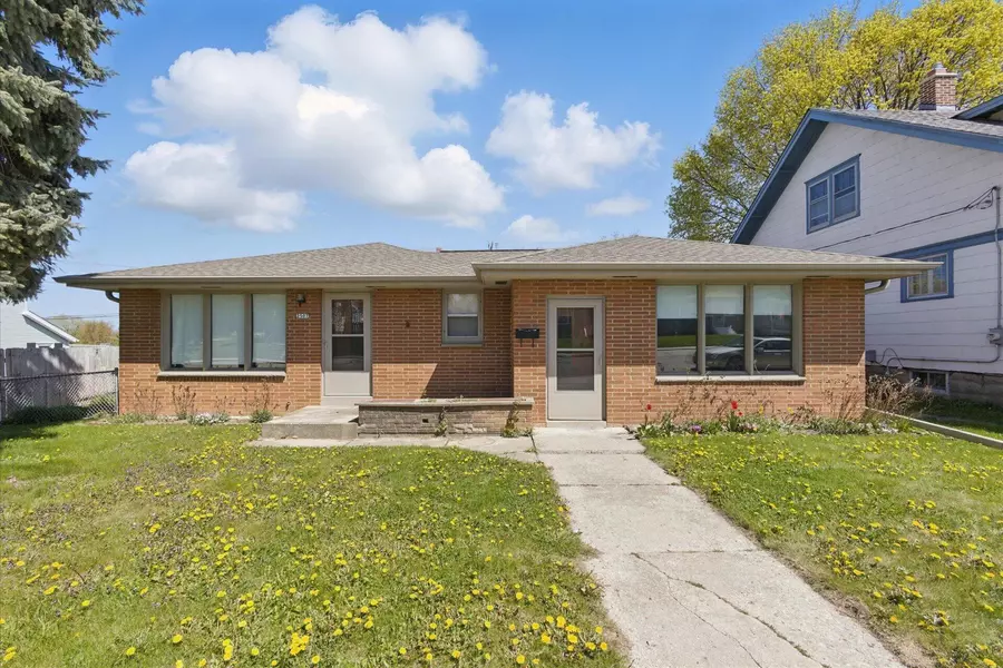 2507 S Chicago Ave, South Milwaukee, WI 53172