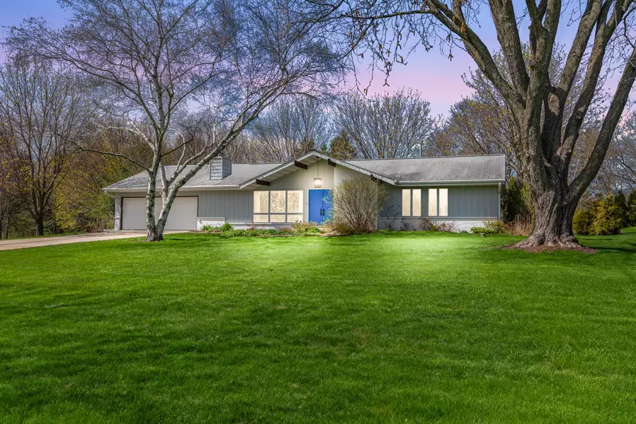 1074 Ulao Pkwy, Grafton, WI 53024