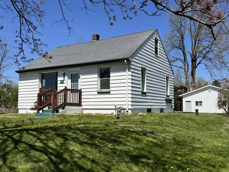 2008 Eisner Ave, Sheboygan, WI 53083