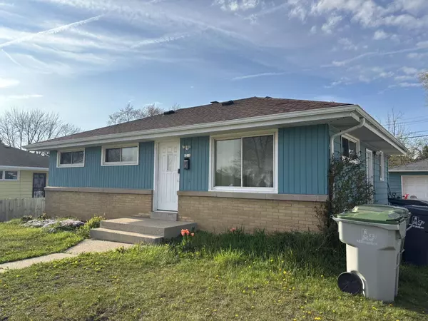 Milwaukee, WI 53218,8210 W Winfield Ave