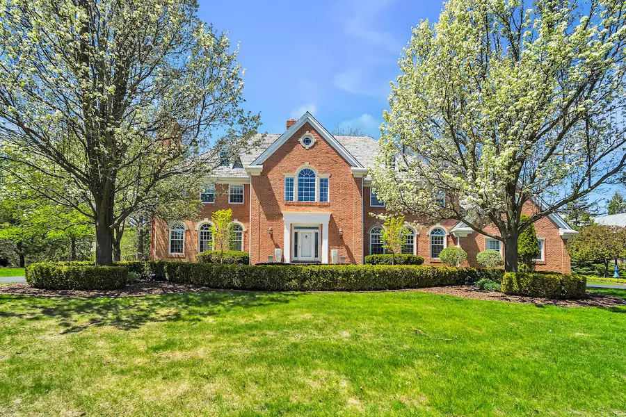 10113 N Vintage Ct, Mequon, WI 53092