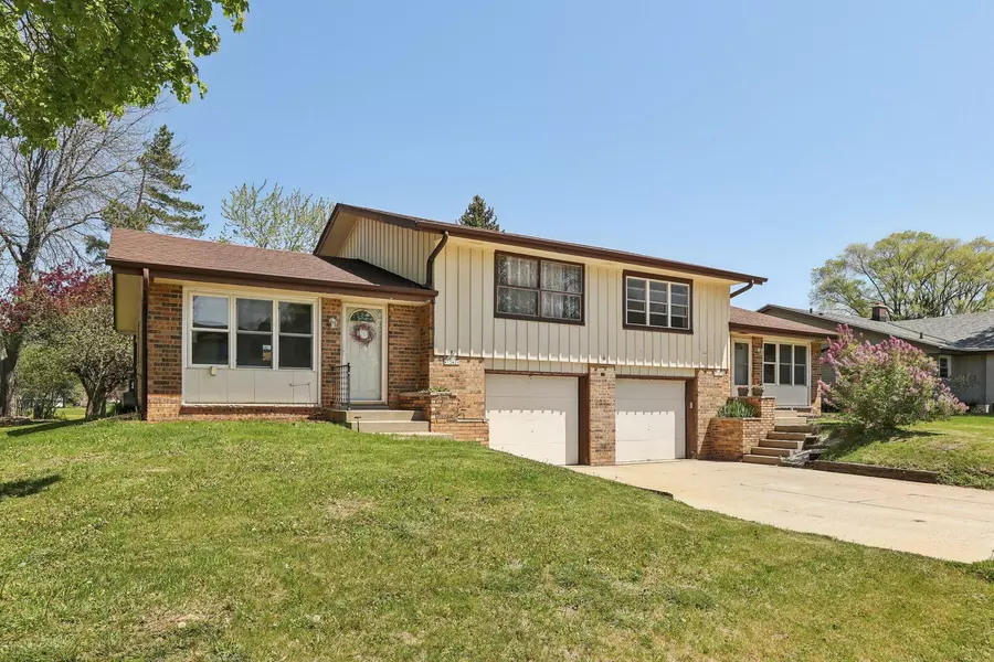 S70W13426 Fennimore Ln Unit 13424, Muskego, WI 53150