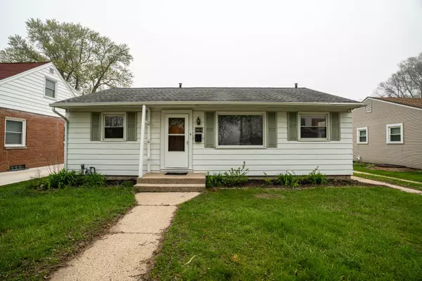Whitefish Bay, WI 53217,5934 N Lydell Ave