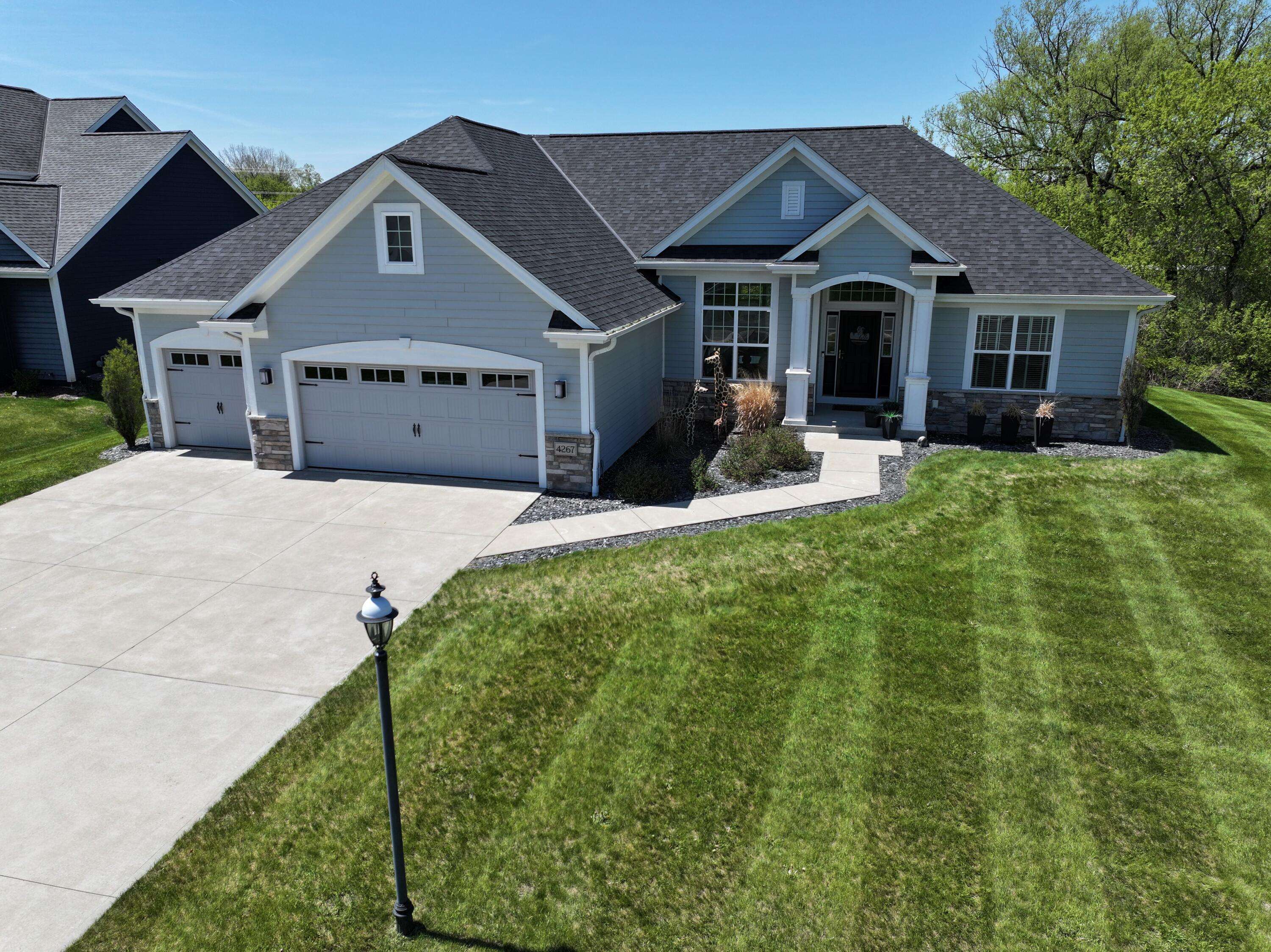 4267 Woodland Ct, Jackson, WI 53037