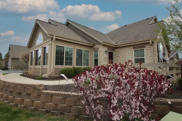 W250N5006 William Dr, Sussex, WI 53072