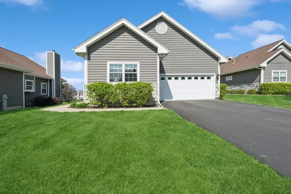 Geneva, WI 53147,1885 Golfview Dr Unit 35-17