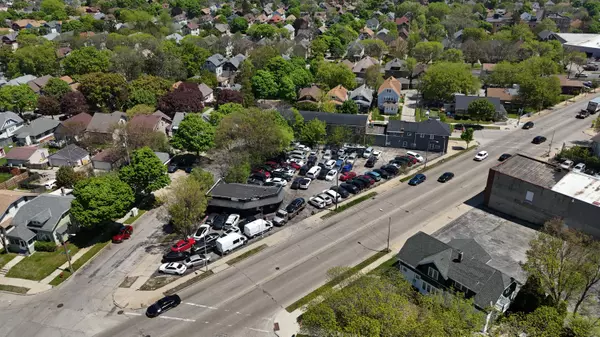 5230 W Lisbon Ave, Milwaukee, WI 53210