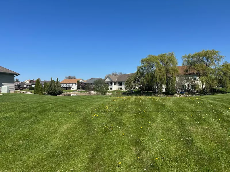 7905 N Tichigan Rd, Waterford, WI 53185