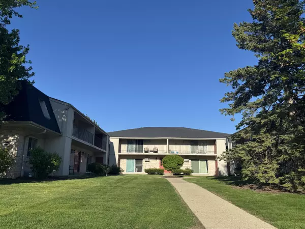 1672 S 115th Ct Unit 1, West Allis, WI 53214