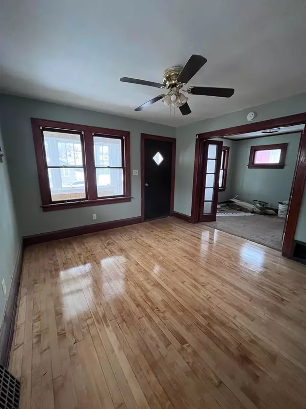 Milwaukee, WI 53214,530 S 66th St