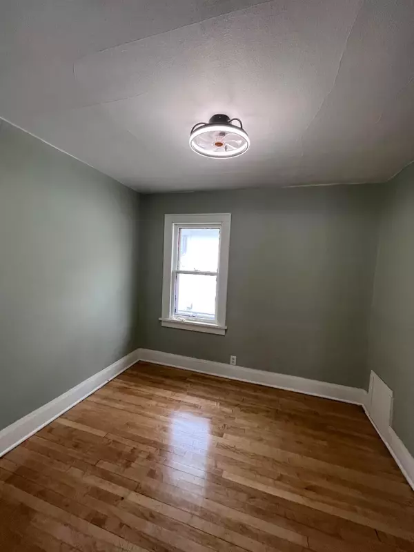 Milwaukee, WI 53214,530 S 66th St