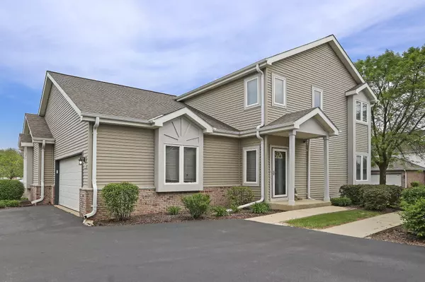 4669 S Forest Point Blvd, New Berlin, WI 53151