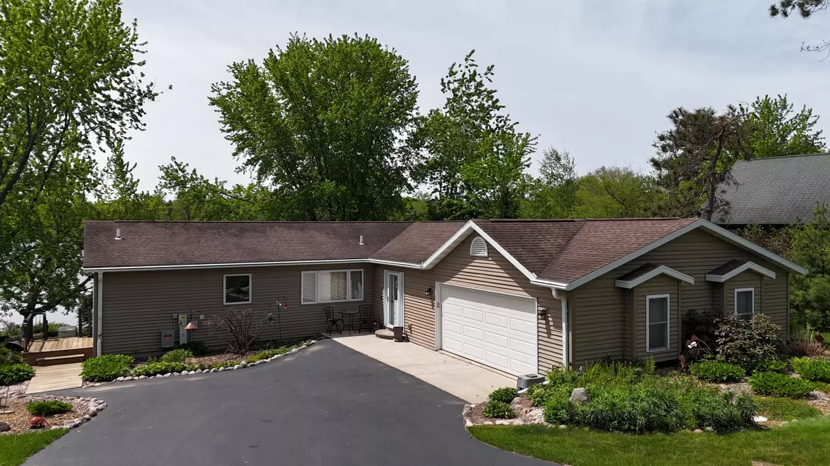 Menominee, WI 54135,N1423 Silver Canoe Rd