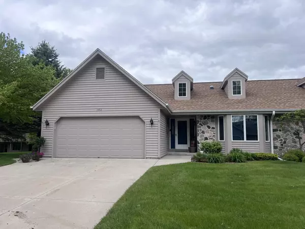1502 Ridgewood Dr Unit D-7, West Bend, WI 53095