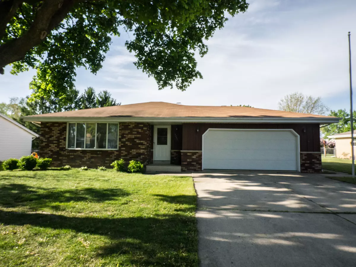 East Troy, WI 53120,3248 Central Ave