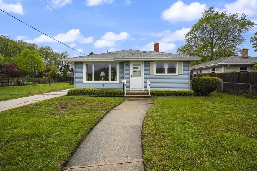 2210 14th Ave, Kenosha, WI 53140